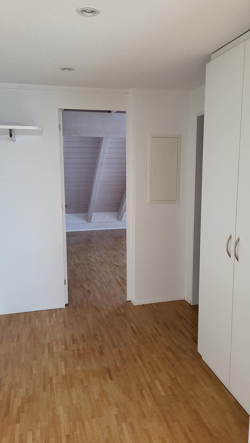 Schöne, zentral gelegene Loft-Dachwohnung mit Klimaanlage (5)