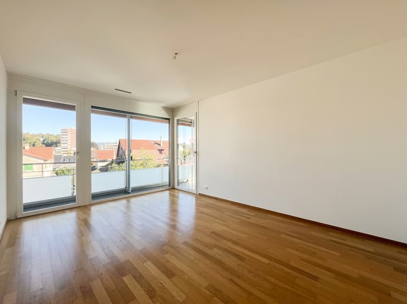 Grosszügige, lichtdurchflutete 4.5-Zimmerwohnung an zentraler Lage (5)
