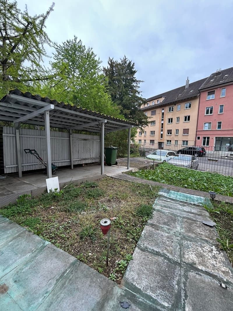 Cozy 2.5-room apartment with garden seating in the city (7)