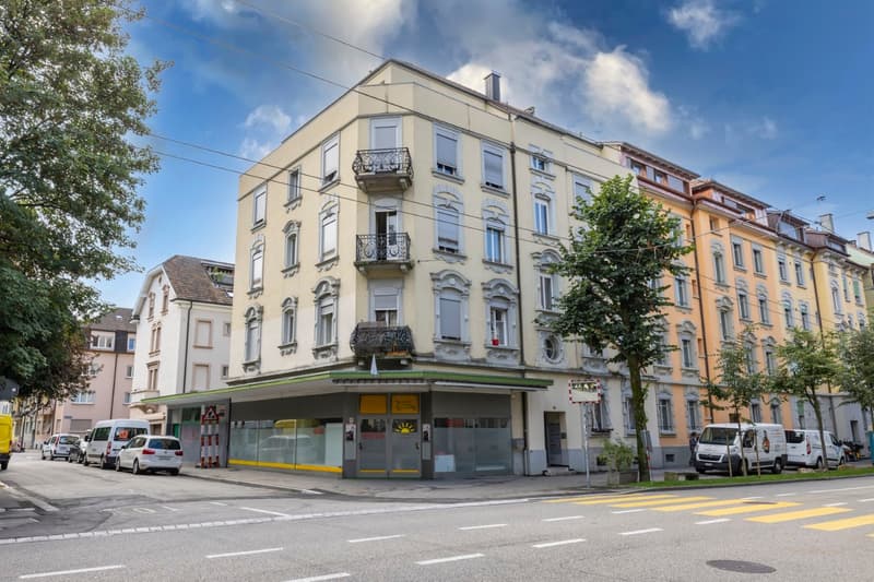 Apartment building with large rental income potential (1)