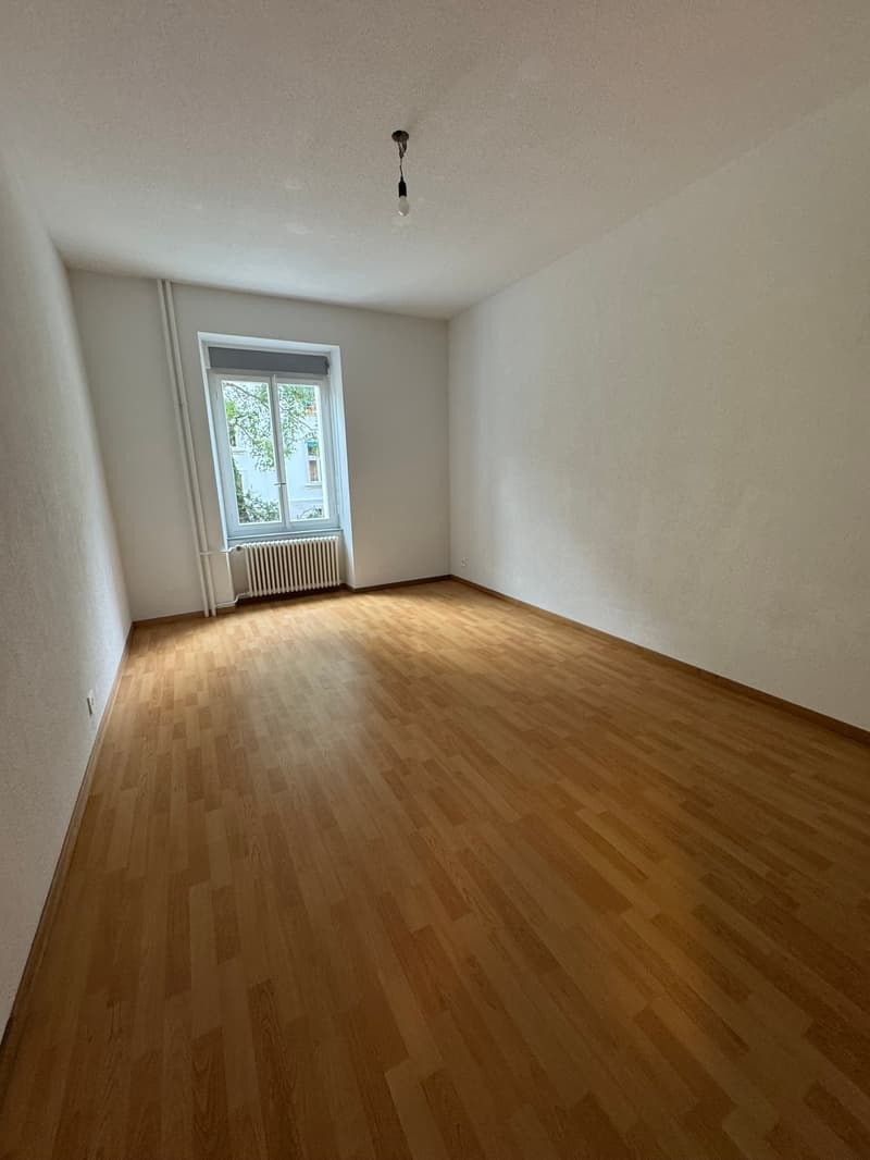 Apartment building with large rental income potential (8)