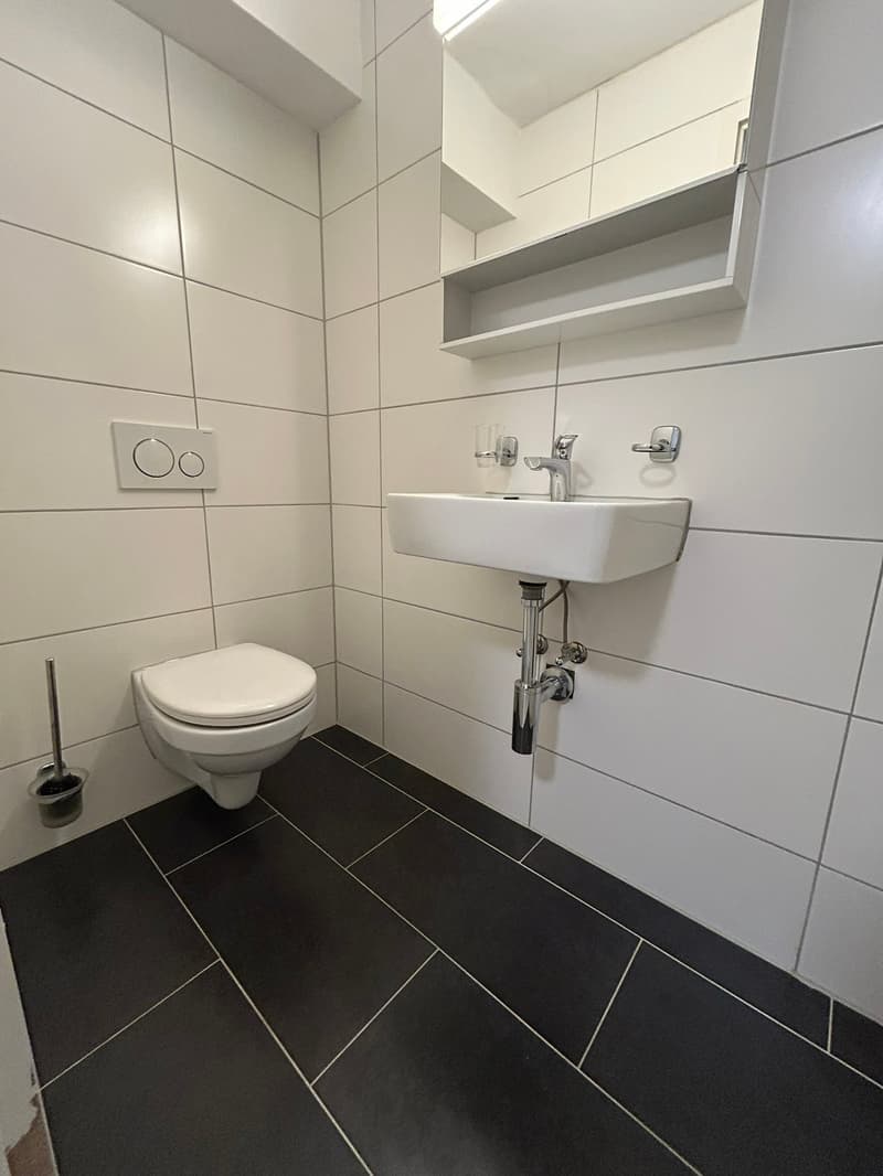 Espace commercial à louer au sous-sol – Lengnau, Solothurnstrasse 16 (4)