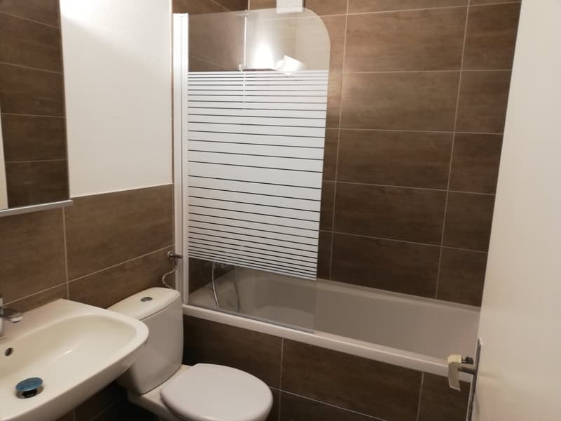 Apartment building in well-maintained condition with a gross return of 4% (7)