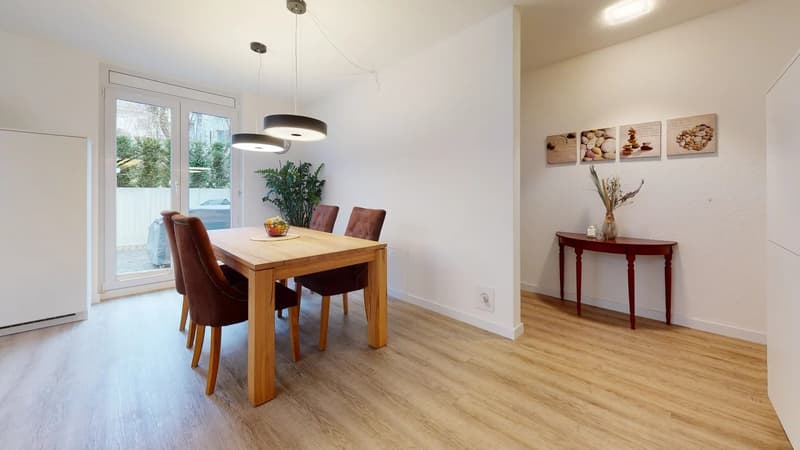 Maison mitoyenne bien entretenue dans un quartier calme (9)