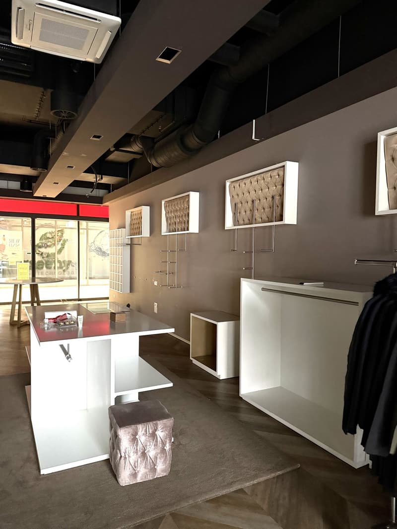 Modern retail space in a central location in Suhr (9)