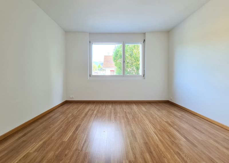 Lichtdurchflutete 4.5 Zimmerwohnung an ruhiger Lage zu vermieten! (3)
