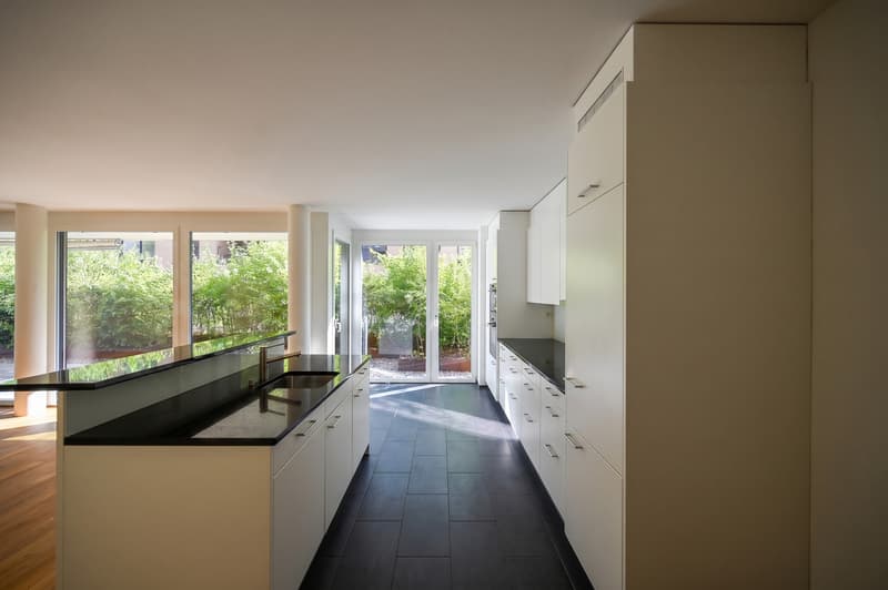 IMPOSANT. MODERN. GARTENWOHNUNG. (9)