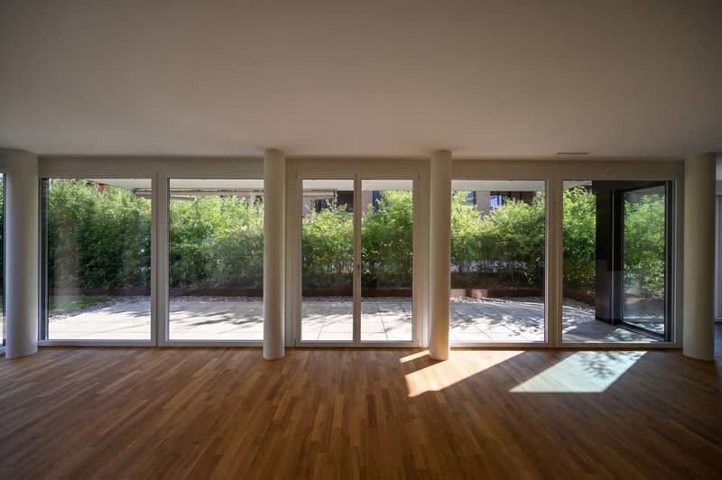 IMPOSANT. MODERN. GARTENWOHNUNG. (7)