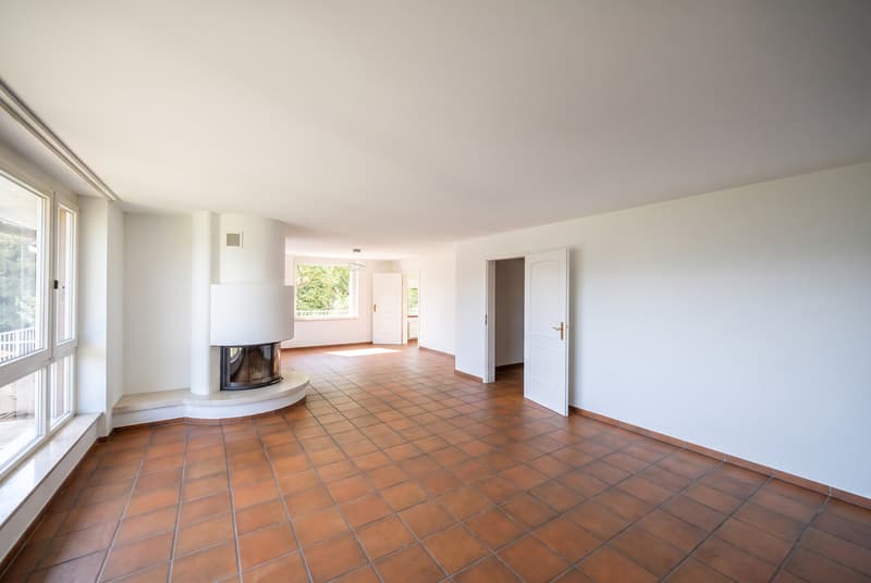 ERDGESCHOSS / GROUND FLOOR
