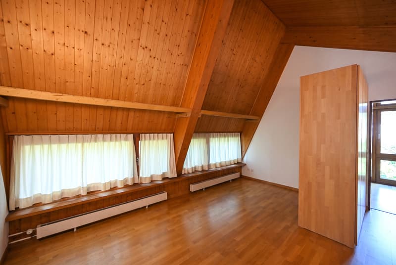 FREISTEHEND. FAMILIENFREUNDLICH. PER SOFORT. (12)