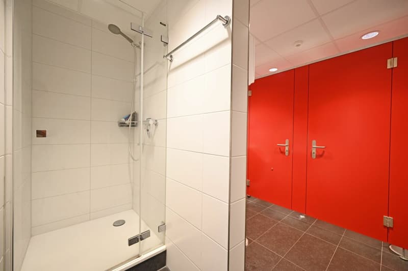 Espace de bureau spacieux et aménagé au Mattenhof (7)