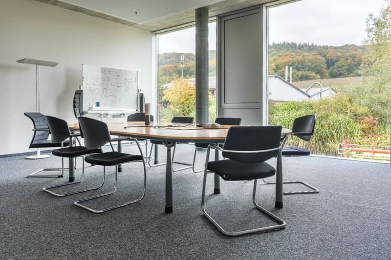 Espaces de production et de bureau attractifs à louer (9)