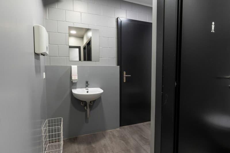 Attractive, well-connected office and commercial spaces for rent in Biel-Bözingenfeld (14)
