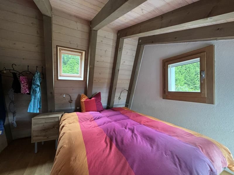 Exklusives Ferienhaus mit grossem Umschwung an äusserst ruhiger Lage (13)