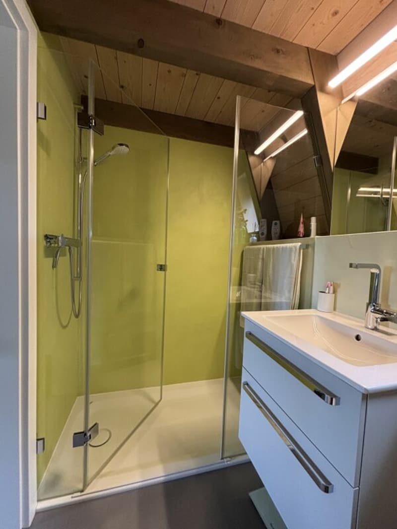 Exklusives Ferienhaus mit grossem Umschwung an äusserst ruhiger Lage (10)