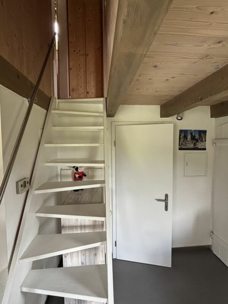 Exklusives Ferienhaus mit grossem Umschwung an äusserst ruhiger Lage (11)