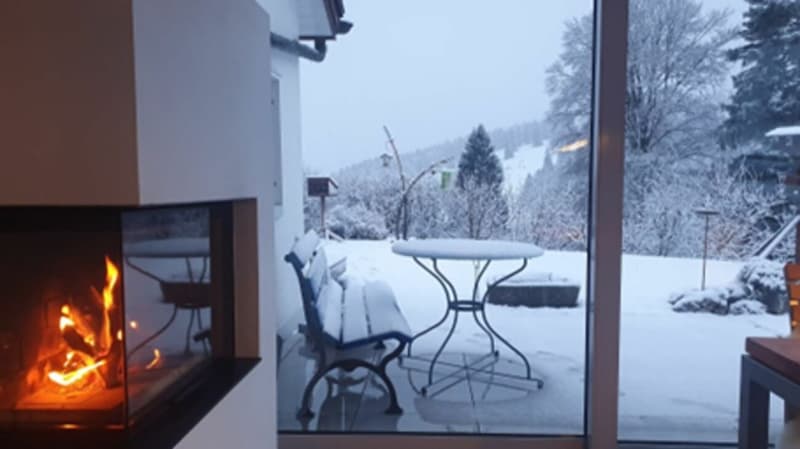 Exklusives Ferienhaus mit grossem Umschwung an äusserst ruhiger Lage (8)