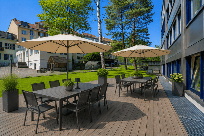 Espace de bureau/commercial aménagé à Mattenhof avec espace extérieur privé (1)