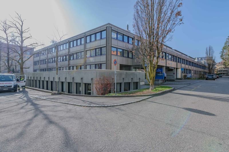 Espace de bureau/commercial aménagé à Mattenhof avec espace extérieur privé (9)