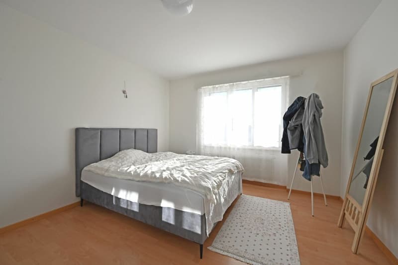 3.5-Zimmerwohnung mit Aussicht und Parkplatz (4)