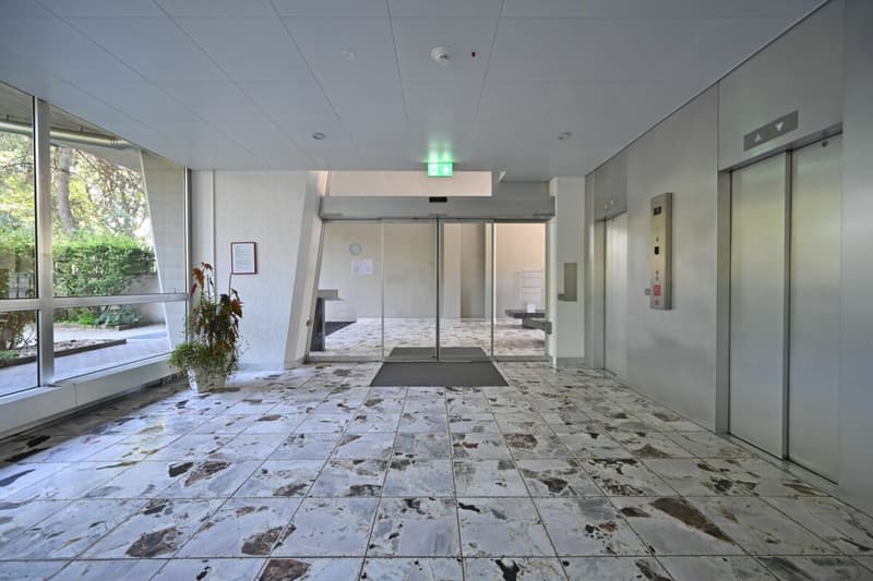 Helle 3-Zimmerwohnung mit Berg- und Stadtblick inklusive Einstellplatz (2)