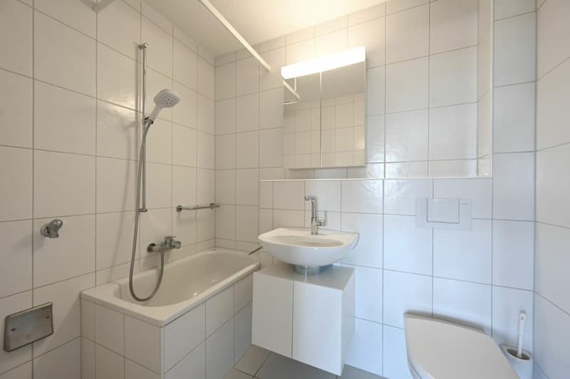 Helle 3-Zimmerwohnung mit Berg- und Stadtblick inklusive Einstellplatz (8)