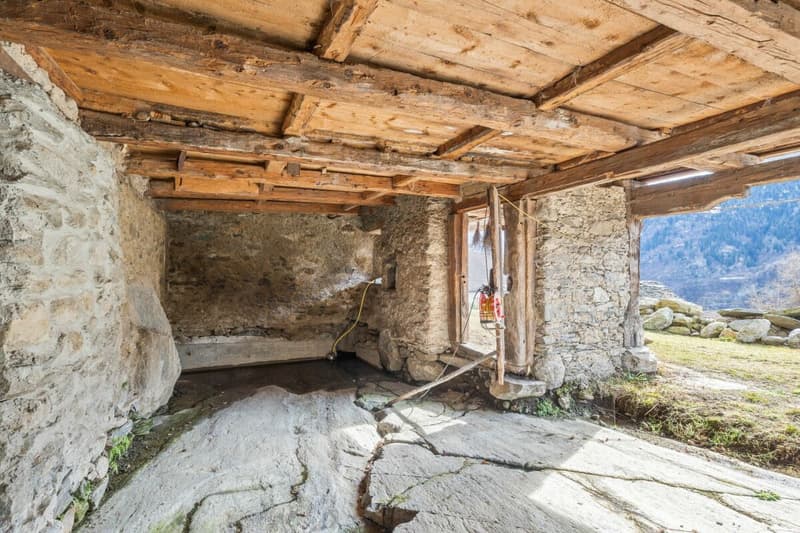 Historic ensemble with approved project in Calonico (12)