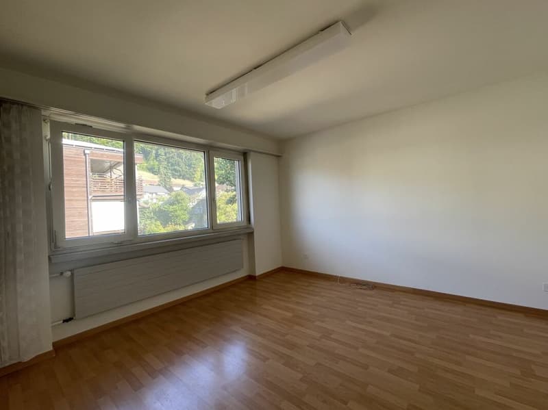 Sonnige 3.5 Zi-Wohnung mit Balkon und Garage (10)