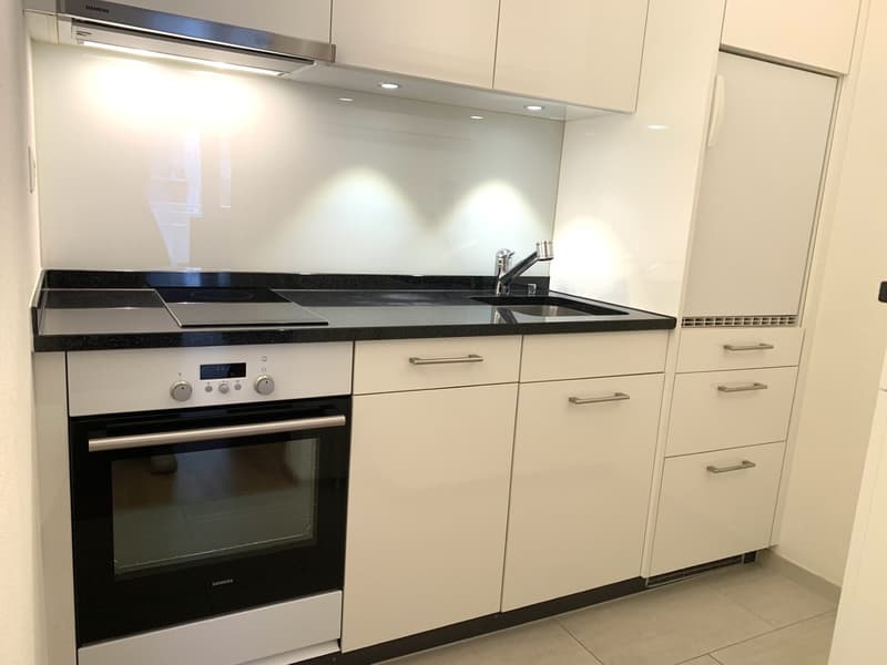 Studio in quiet side street, centrally located (3)