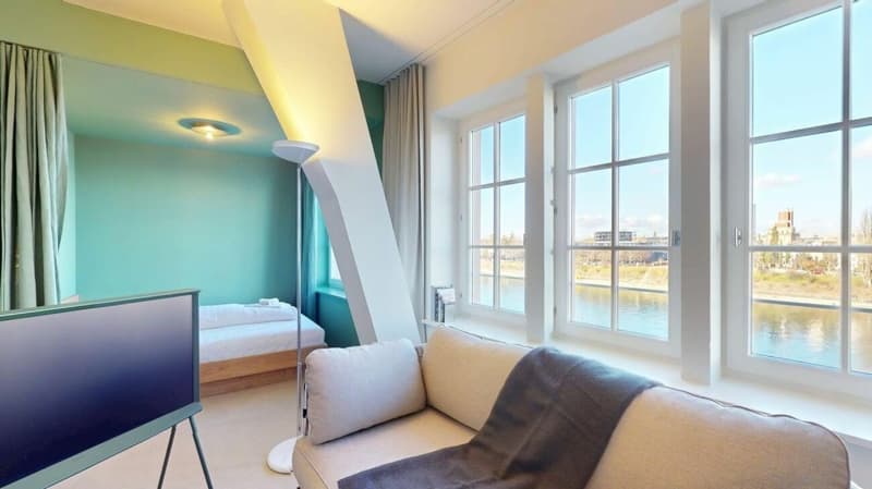 Living Directly on the Rhine in the St. Alban-Tal (1)