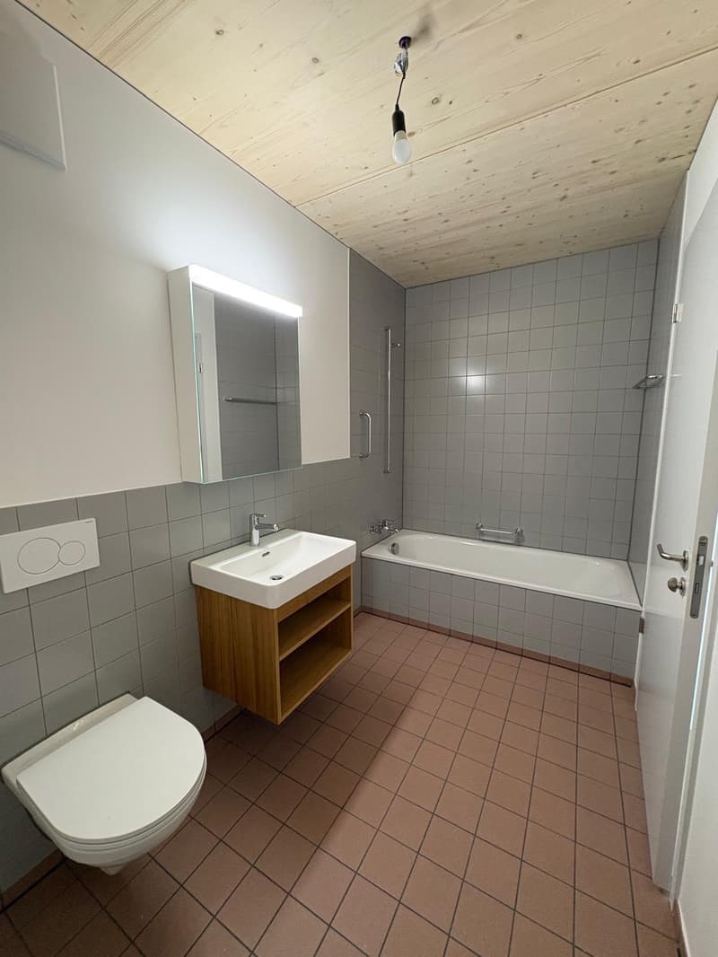 Bad mit Badewanne