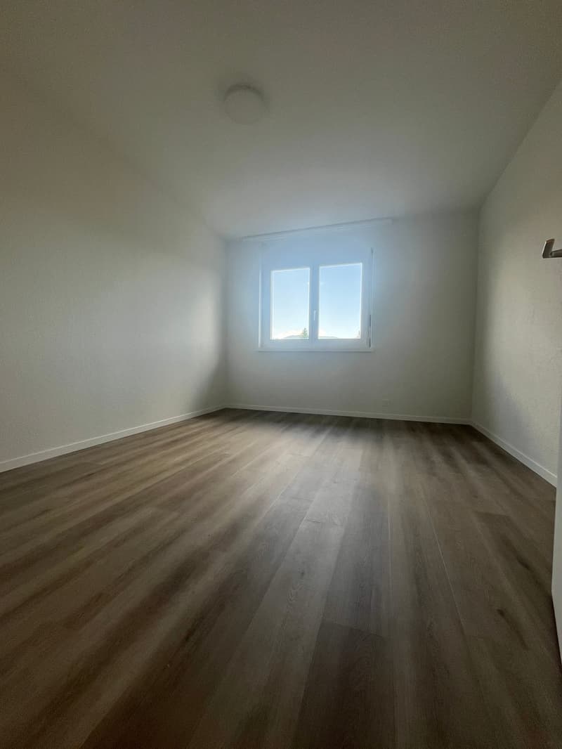 What more could you want? Newly renovated 4.5 room apartment! (8)