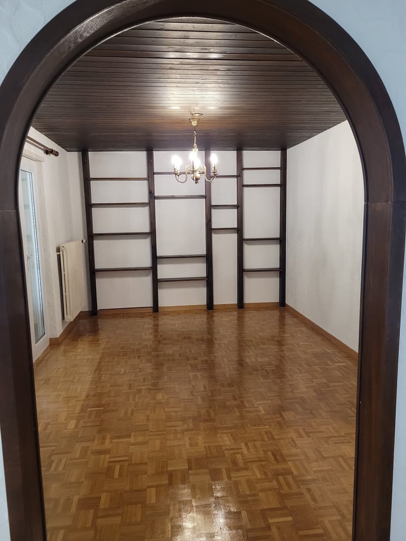 Charmante 5.5-Zimmerwohnung mit Galerie und viel Charakter (8)