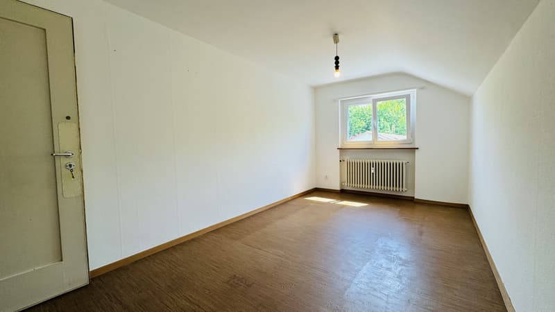 Schöne 3.5-Zimmer mit Balkon, Garagenbox, Mansardenzimmer, ruhiger Lage (13)
