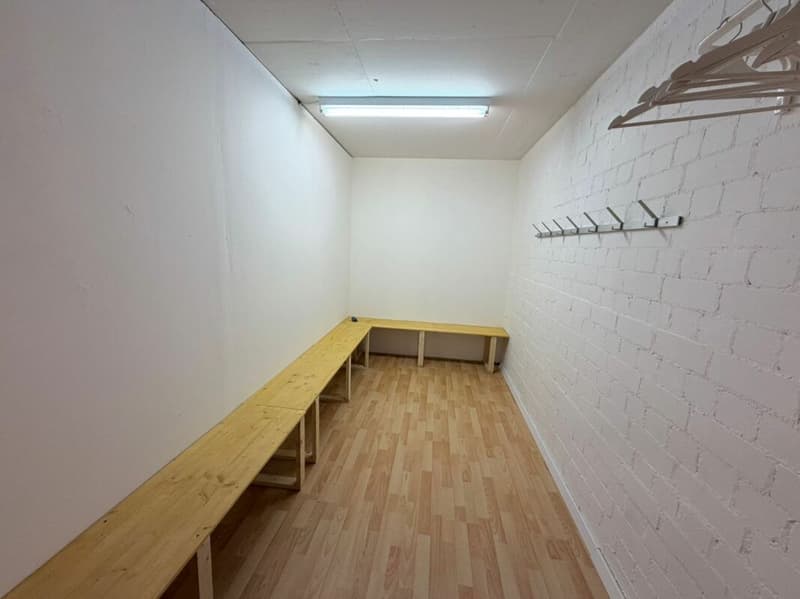 Bureau, stockage ou local commercial avec fenêtres (8)