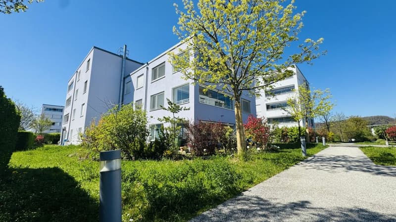 Neuwertige 4.5-Zimmer-EG Wohnung, 2 Nasszellen, Loggia, Gartenanteil, Lift, Keller und 1 AEHP (17)