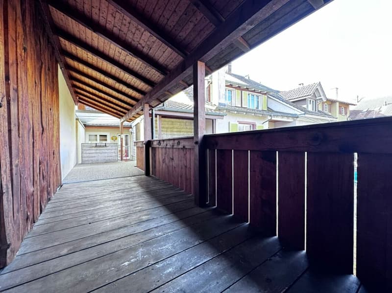5.5-Zimmer-Wohnung mit Balkon und Gartenmitbenützung - einfacher Ausbaustandard (1)