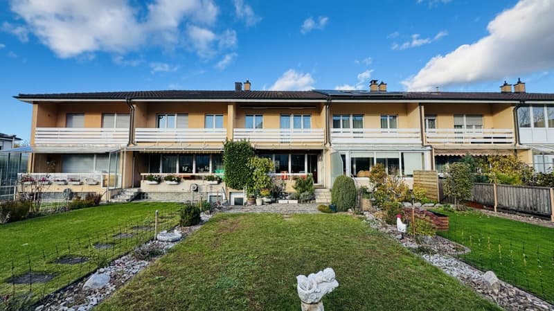 5.5-room row house with garden and garage - in need of renovation (2)