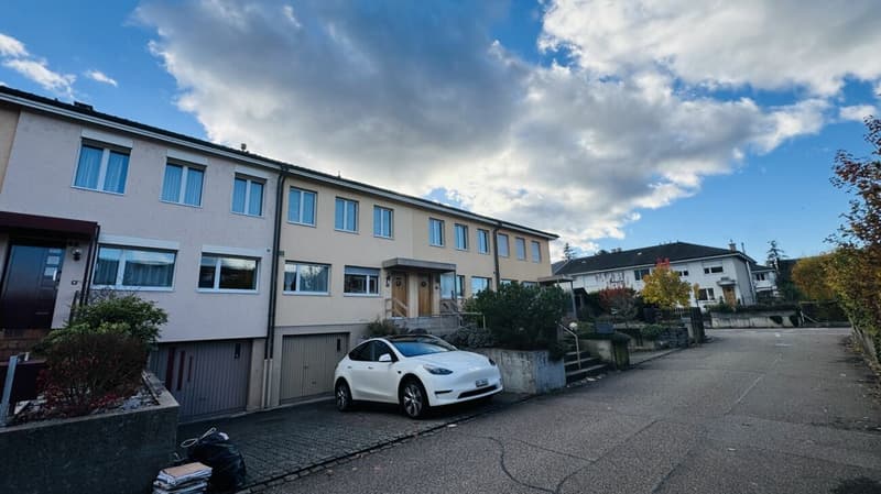 5.5-room row house with garden and garage - in need of renovation (9)