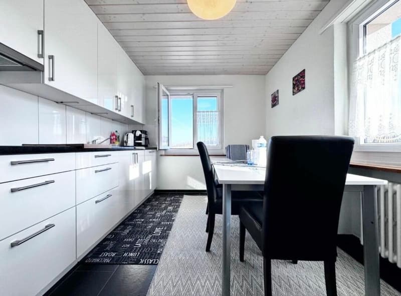4.5-room single-family home with 580 m² plot, garage & great potential (4)