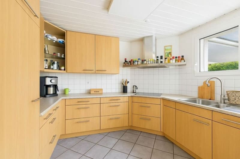 Smart Home 5.5-7.5 rooms with photovoltaic system, climate control, 4 electric vehicle charging stations, and modern technology (10)
