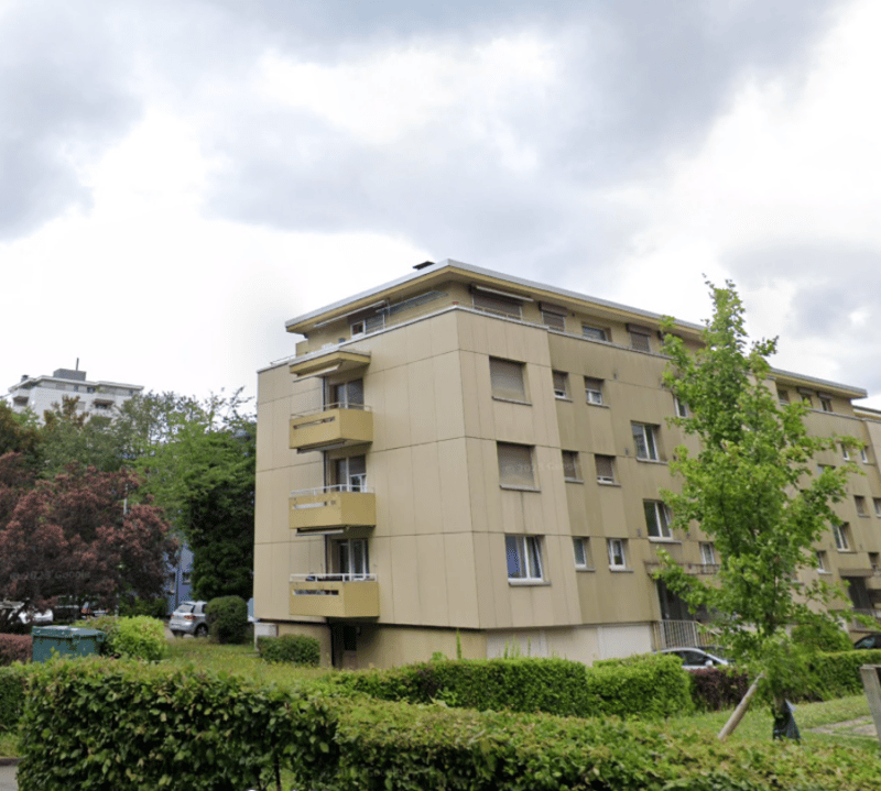 2.5-Zimmer: Balkon, Aussicht, Kellerabteil - per sofort (1)