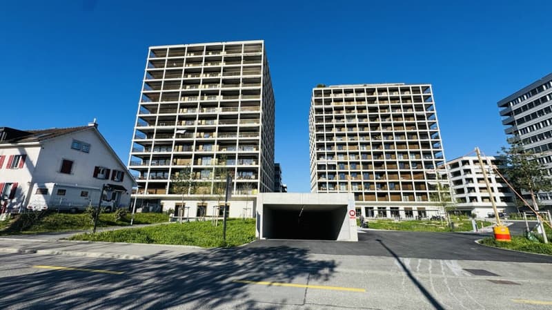 Renovated New Building Commercial Space - 104 m², 3.50 m Room Height (1)