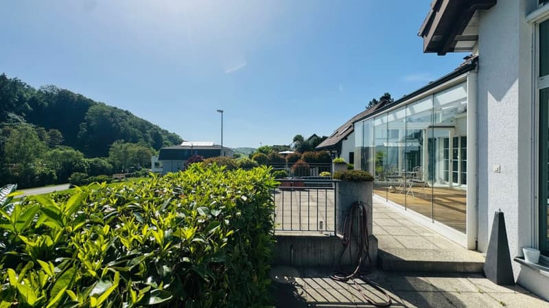 Detached 4.5-room single-family house with pool, sauna, winter garden, double garage & view (5)