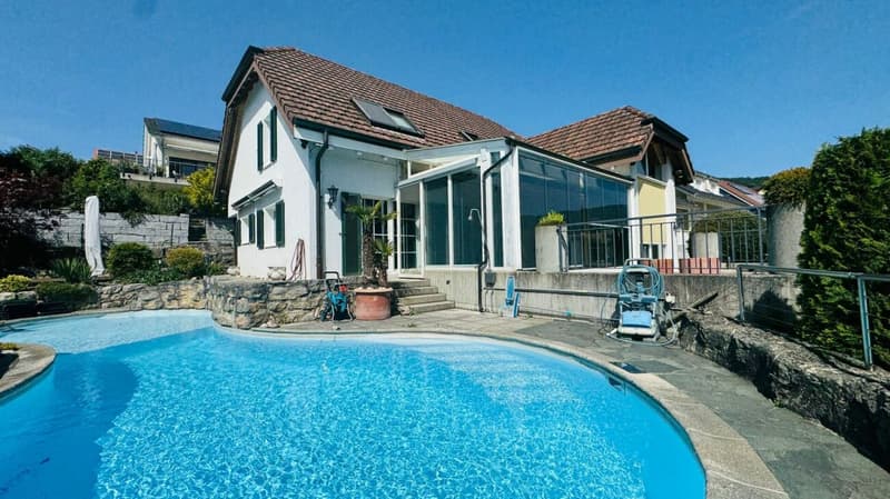 Detached 4.5-room single-family house with pool, sauna, winter garden, double garage & view (1)