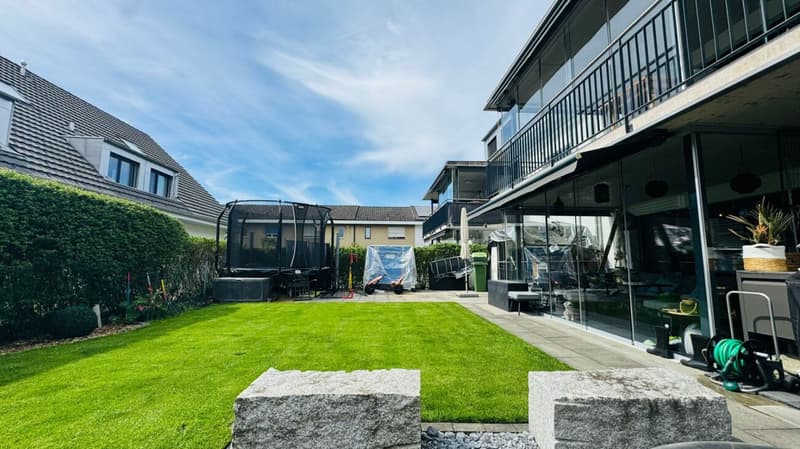 5.5-room maisonette with garden, winter garden, 2 bathrooms, hobby room, and 1 indoor parking space (2)