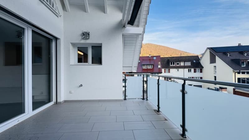 4.5-room maisonette with balcony, 2 wet cells, 2 underground parking spaces, laundry tower, and cellar (10)
