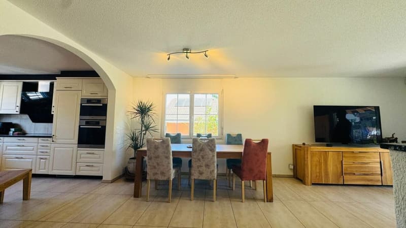 4.5-room corner row house with garden, garage, parking space & pizza oven in Giebenach (5)