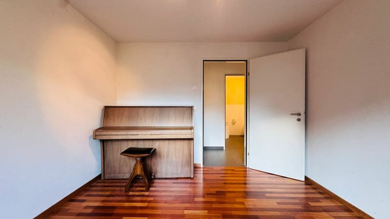Gepflegte 5.5-Zimmer-Garten-Maisonettewohnung mit Wintergarten, Sitzplatz und Tiefgaragenplatz (9)