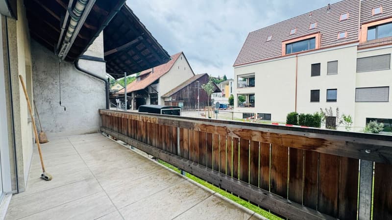 Gepfl. 5.5-Zi.-Whg. im 1. OG eines gepflegten 2-FH mit Balkon, PP & Gartennutzung (17)